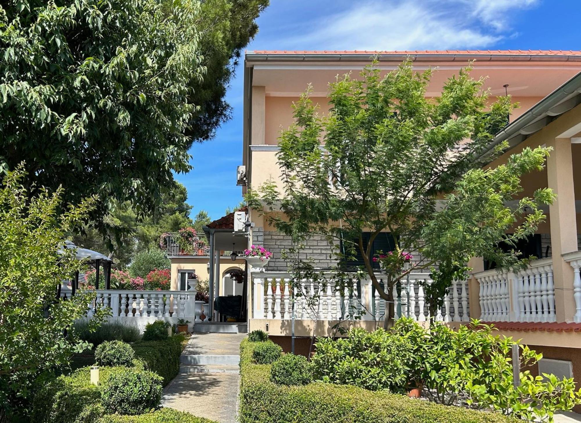 Holiday Home Villa Romantica Sveti Filip i Jakov Extérieur photo