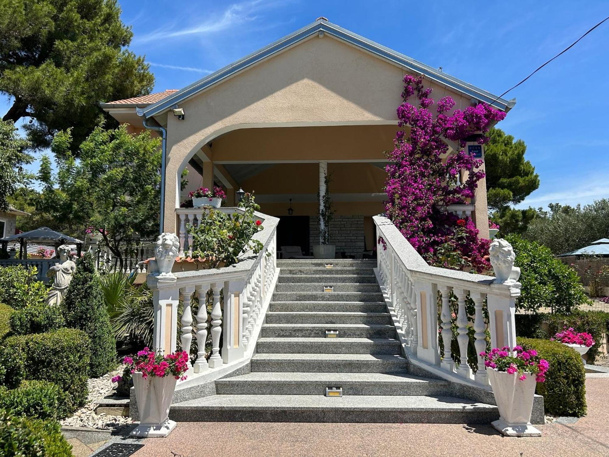 Holiday Home Villa Romantica Sveti Filip i Jakov Extérieur photo