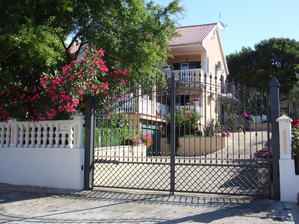 Holiday Home Villa Romantica Sveti Filip i Jakov Extérieur photo
